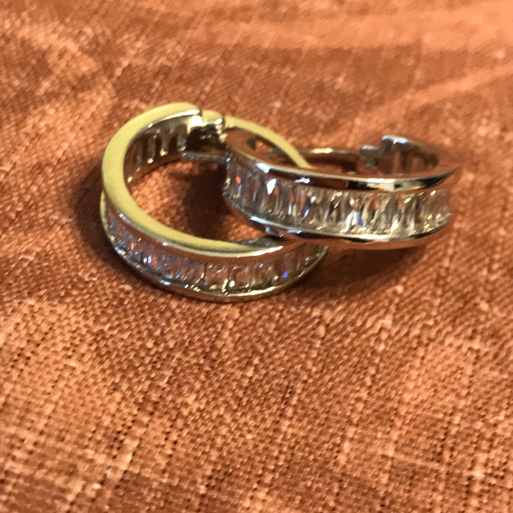 Silver crystal ear rings